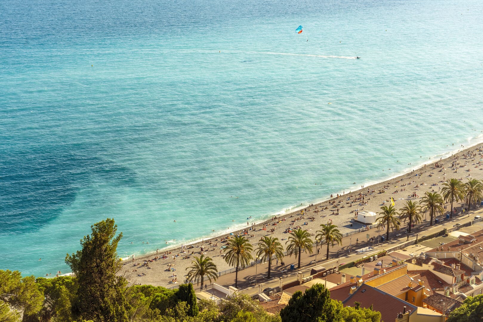 Plage de Nice vue aérienne - Cabinet dentaire Dr Charbit Boulevard Gambetta